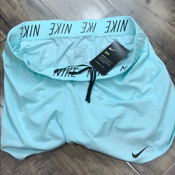NIKE Women’s running shorts with Dri-Fit Technolog - Picture 13 of 14